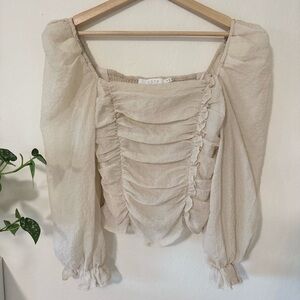 ✨ ASTR The Label Ruched Puff Sleeve Blouse 🤍